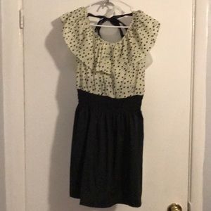 ❤️Beautiful Dress w/ polka dots Size XL ✨‼️